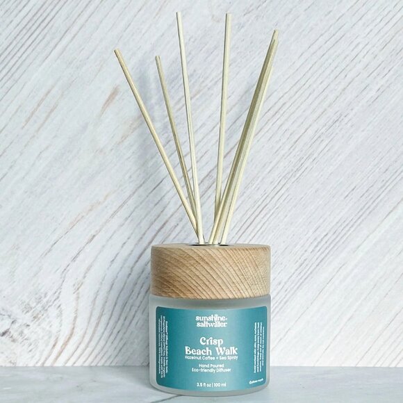 Sunshine + Saltwater - Crisp Beach Walk | Reed Diffuser - Picture 2 of 3